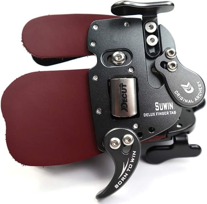 Напалечник OLYMPIC RECURVE TAB SUWIN ALU FRAME LEATHER RH Decut M